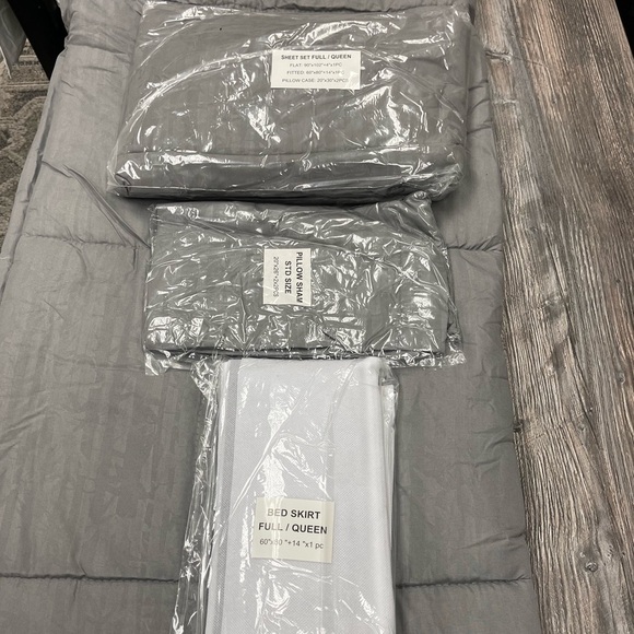 Bedding Outlet Gray All Season Bed in a Bag Luxury Full / Queen 8 Piece. NIB - Picture 10 of 10